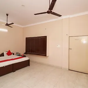 Flagship Chandra Prabha Hotel